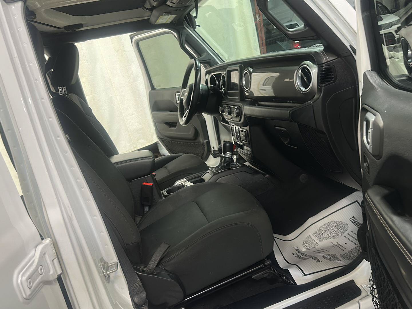 Used 2018 Jeep Wrangler Unlimited Sahara w/ Cold Weather Group AWD/4WD image 29