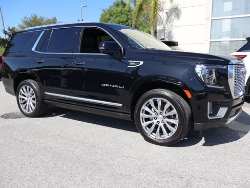 Used 2022 GMC Yukon Denali w/ Advanced Technology Package RWD image 11