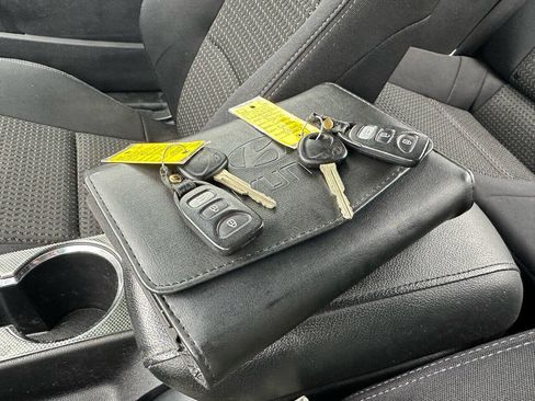 Used 2010 Hyundai Genesis 2.0T image 29