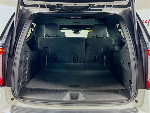 Used 2024 GMC Yukon XL SLT image 25