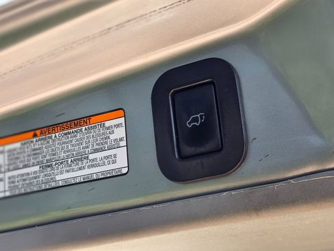 Used 2017 Toyota Sienna Limited Premium image 23