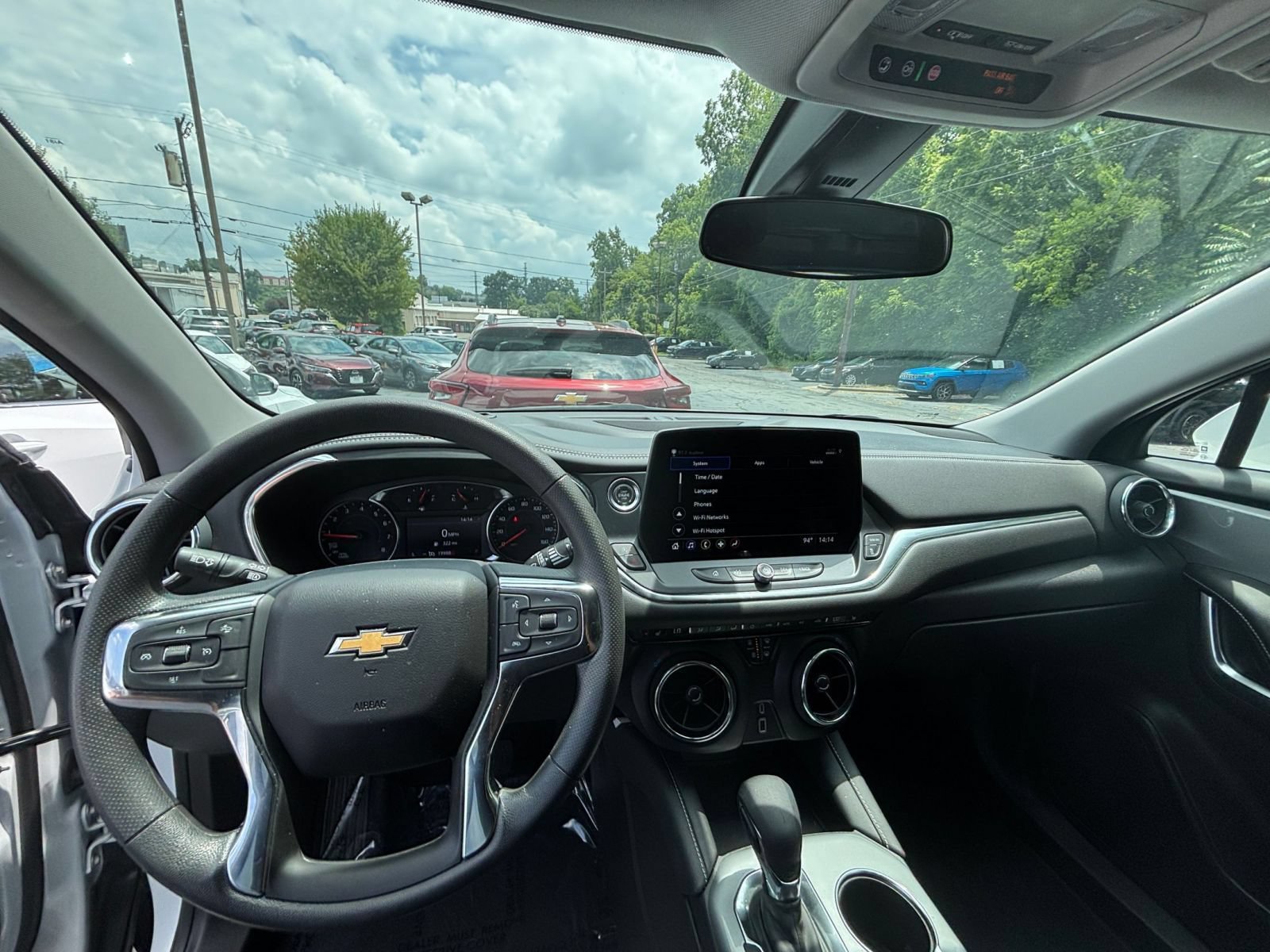 Used 2025 Chevrolet Blazer LT FWD image 29