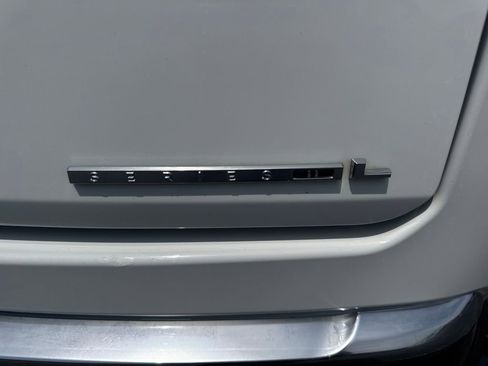 Used 2023 Jeep Wagoneer L Series II AWD/4WD image 11