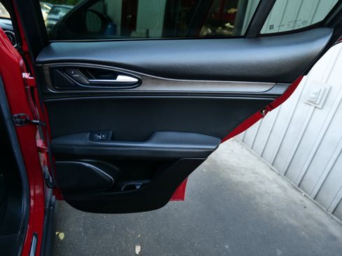 Used 2018 Alfa Romeo Stelvio Ti Sport image 42