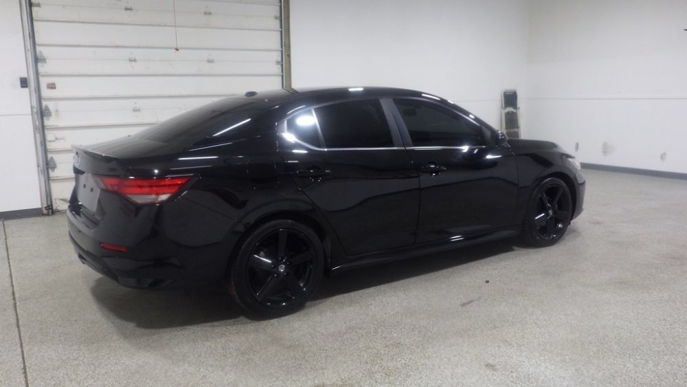 Used 2023 Nissan Sentra SR w/ Midnight Edition Package FWD image 4