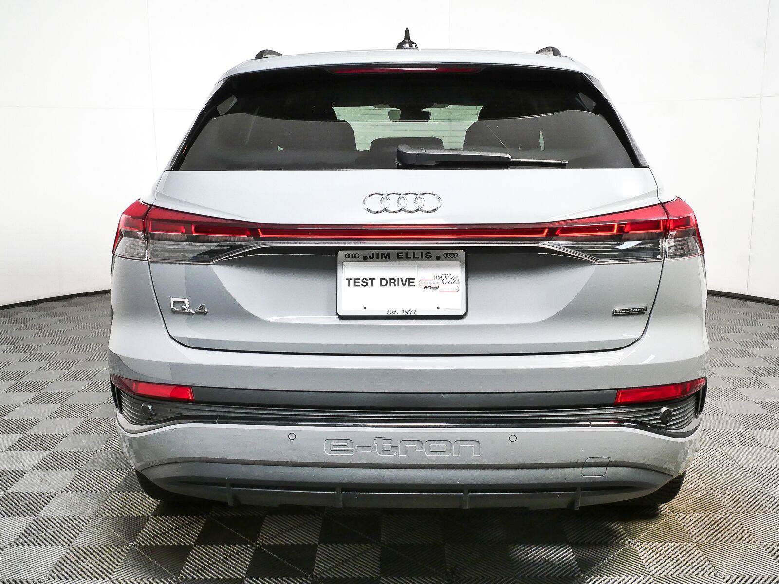 Used 2023 Audi Q4 e-tron Premium Plus w/ Premium Plus AWD/4WD image 34