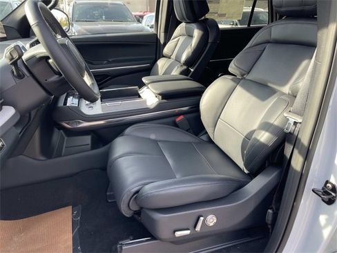 New 2025 Lincoln Navigator Reserve w/ Jet Appearance Package image 21