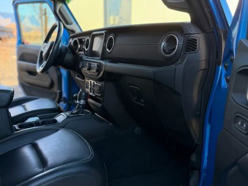Used 2021 Jeep Wrangler Unlimited Sahara w/ Cold Weather Group AWD/4WD image 22