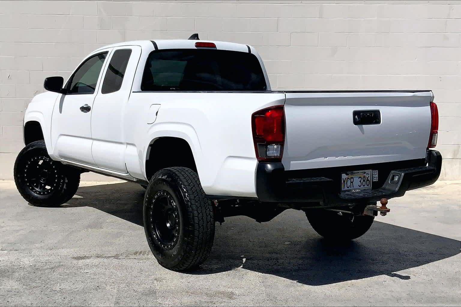 Used 2022 Toyota Tacoma SR RWD image 4