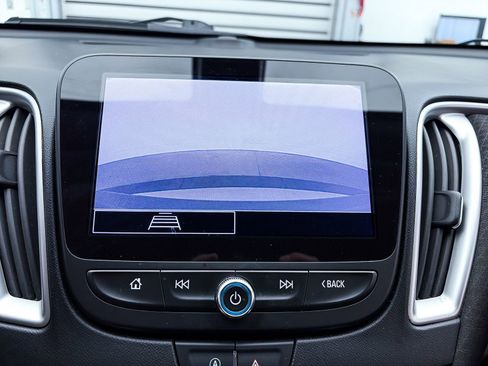 Used 2022 Chevrolet Malibu LS FWD image 4
