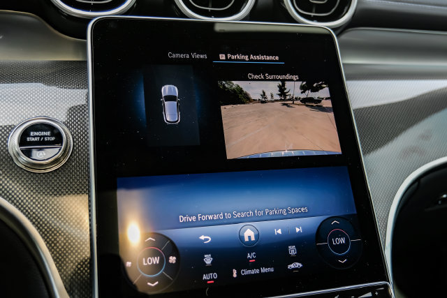 Used 2025 Mercedes-Benz GLC 300 4MATIC image 26