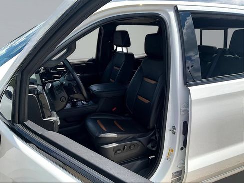 Used 2023 GMC Sierra 1500 AT4 w/ Technology Package AWD/4WD image 24