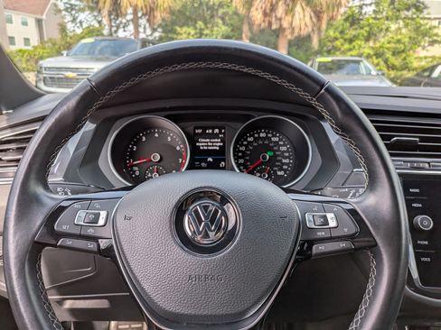 Used 2021 Volkswagen Tiguan SE R-Line w/ 3rd Row Seat Package AWD/4WD image 26