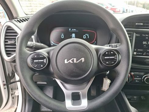 Used 2025 Kia Soul LX w/ LX Technology Package image 19
