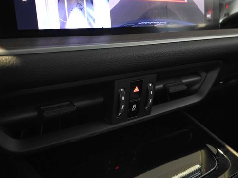 Used 2024 Porsche Cayenne Coupe image 30