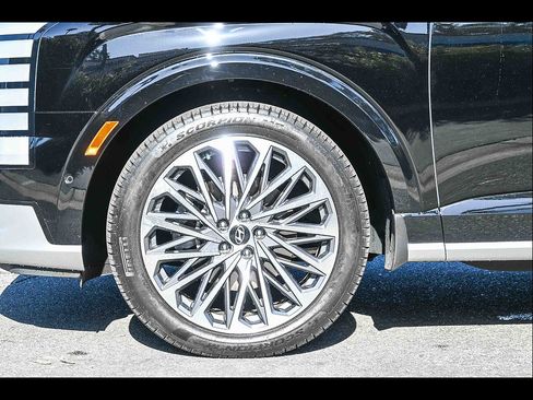 Certified 2026 Hyundai Palisade Calligraphy AWD/4WD image 11