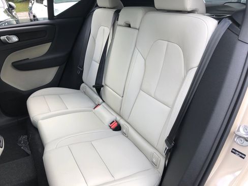 New 2026 Volvo XC40 B5 Ultra w/ Protection Package Premier image 31