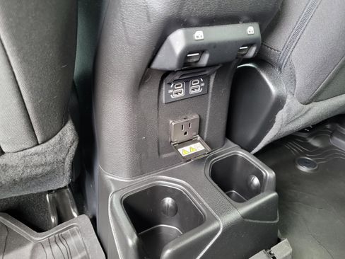 Used 2023 Jeep Gladiator Sport AWD/4WD image 16
