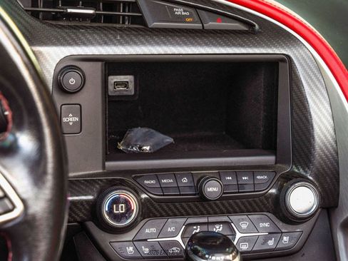 Used 2016 Chevrolet Corvette Z06 w/ 3LZ Preferred Equipment Group image 33