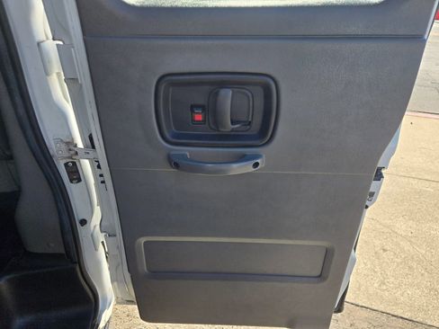 Used 2016 GMC Savana 3500 LS image 14