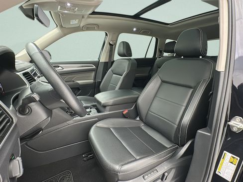 Used 2023 Volkswagen Atlas SEL R-Line AWD/4WD image 14