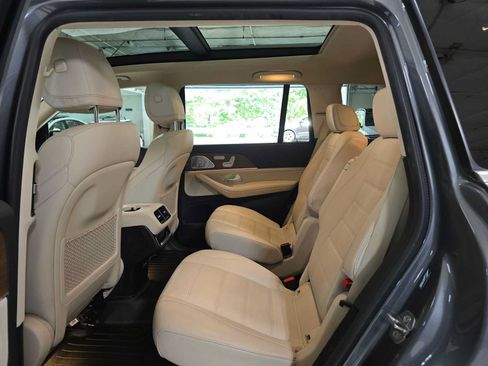 Used 2021 Mercedes-Benz GLS 450 4MATIC image 16