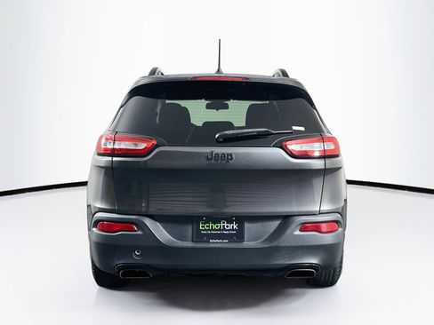 Used 2017 Jeep Cherokee Sport FWD image 7