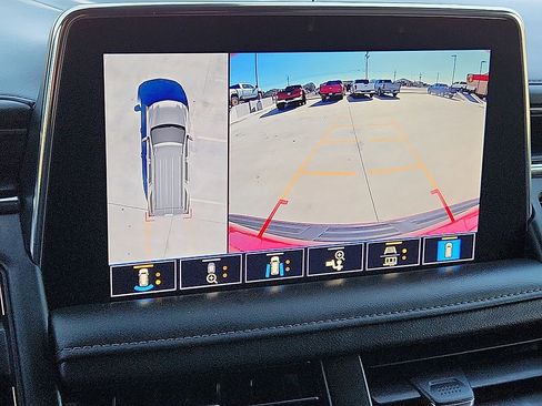 Used 2021 Chevrolet Tahoe LT w/ LT Signature Package image 12