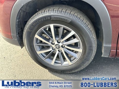 Used 2017 Toyota Highlander XLE image 10