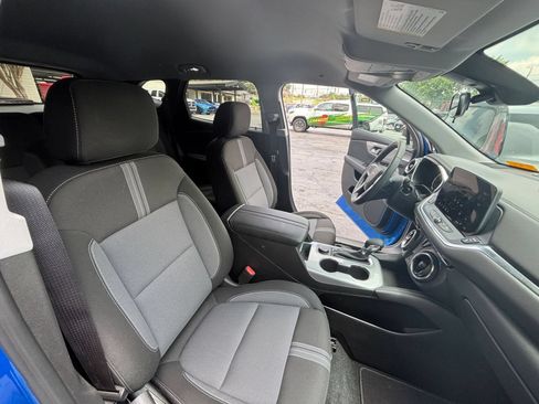 Used 2025 Chevrolet Blazer LT FWD image 33