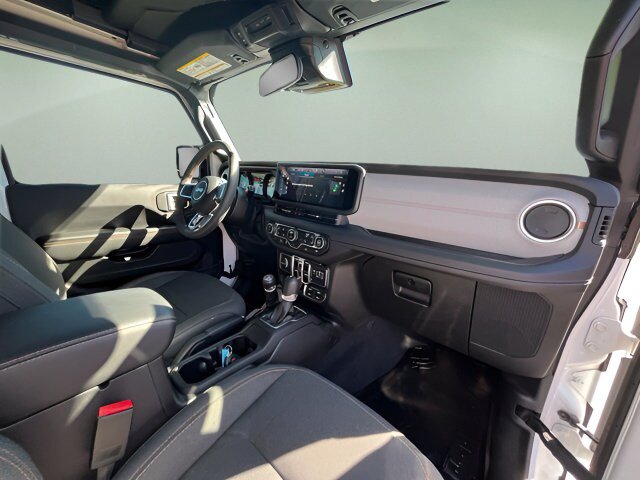 Used 2024 Jeep Wrangler Unlimited Sahara AWD/4WD image 34
