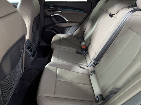 Certified 2025 Audi Q5 Prestige image 31