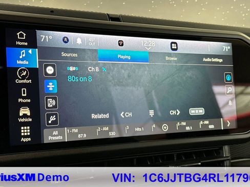 Used 2024 Jeep Gladiator Rubicon image 31