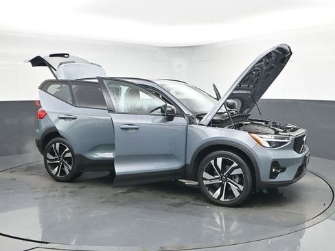 Used 2023 Volvo XC40 B5 Plus w/ Protection Package Premier image 50
