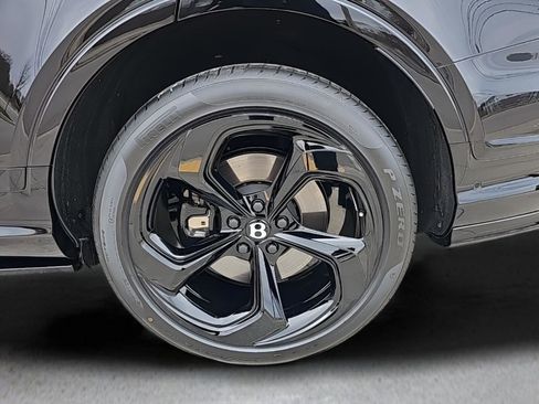 New 2025 Bentley Bentayga image 15