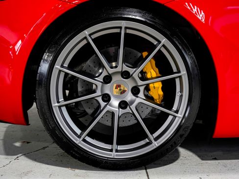 Used 2016 Porsche Boxster Spyder image 45