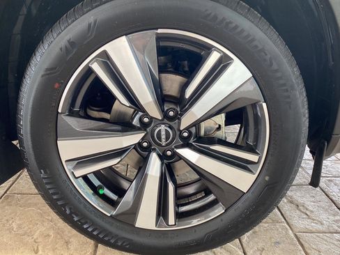 Certified 2023 Nissan Rogue Platinum w/ Platinum Premium Package AWD/4WD image 12