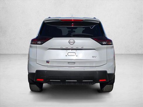 Used 2024 Nissan Rogue SV w/ SV Premium Package image 5