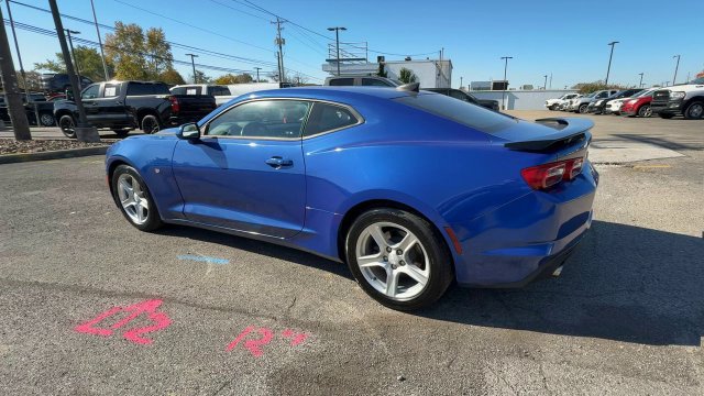 Used 2022 Chevrolet Camaro LT RWD image 6