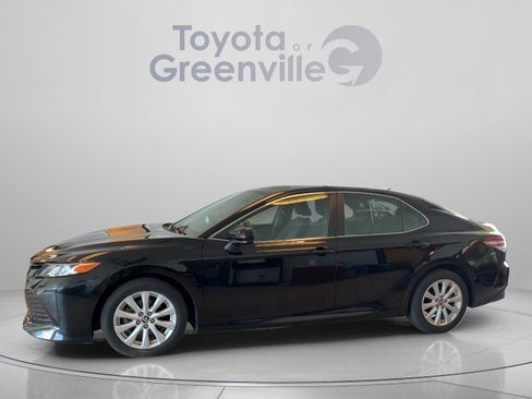 Used 2019 Toyota Camry LE FWD image 2
