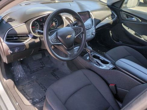Used 2025 Chevrolet Malibu LT FWD image 11