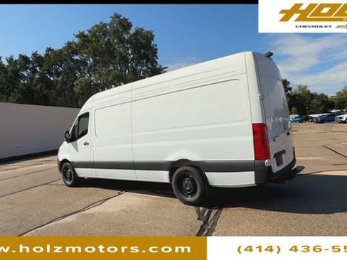 Used 2025 Mercedes-Benz Sprinter 2500 image 6