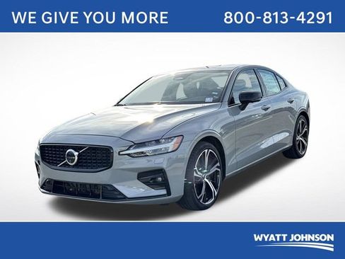 Used 2024 Volvo S60 B5 Plus image 1