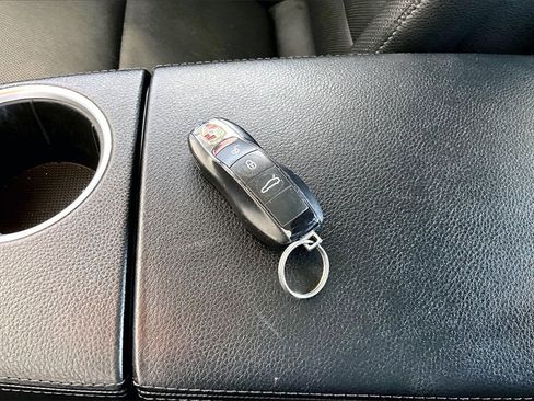 Used 2016 Porsche Panamera S image 35