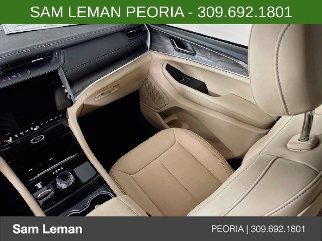 New 2027 Jeep Grand Cherokee Limited AWD/4WD image 23