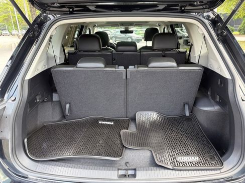 Used 2023 Volkswagen Tiguan SE w/ Panoramic Sunroof Package FWD image 36