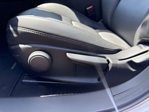 Used 2024 MAZDA MAZDA3 s FWD image 12