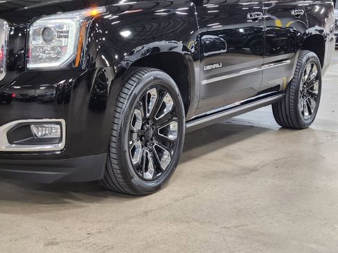 Used 2019 GMC Yukon Denali w/ Denali Ultimate Package image 17