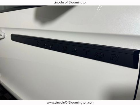 New 2026 Lincoln Navigator L Reserve AWD/4WD image 12