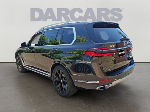 Used 2025 BMW X7 xDrive40i AWD/4WD image 4
